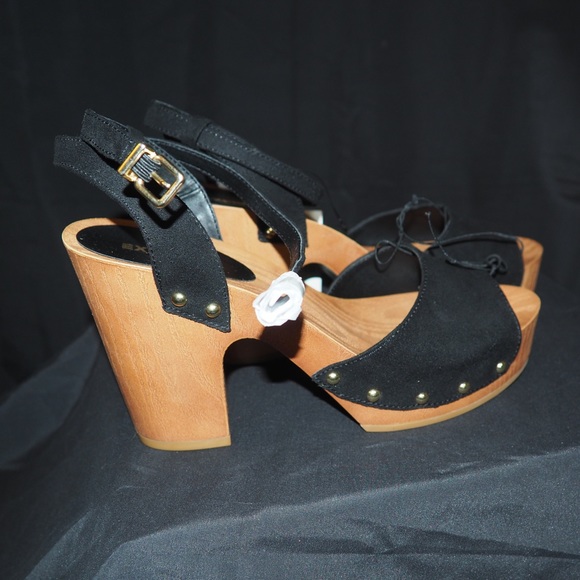 Shoes - Picture 7 of 7